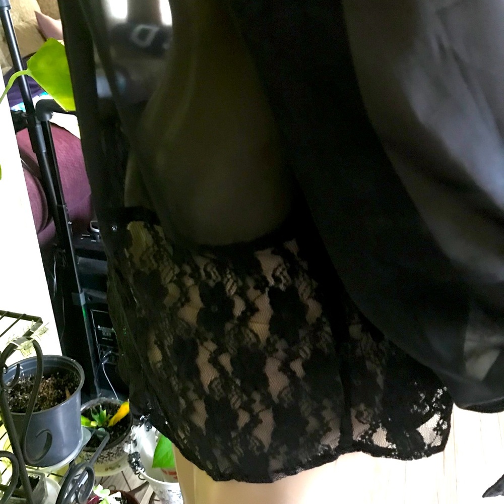 Clothes - Picture 3 of 4